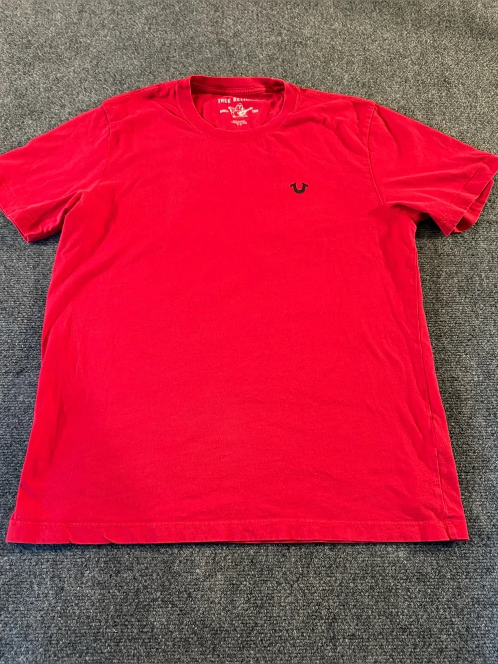 True Religion Men’s Medium Red Graphic T-Shirt Horseshoe Logo Back Print